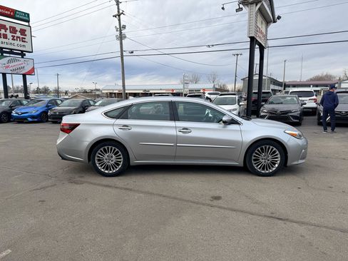Used 2016 Toyota Avalon Limited image 6