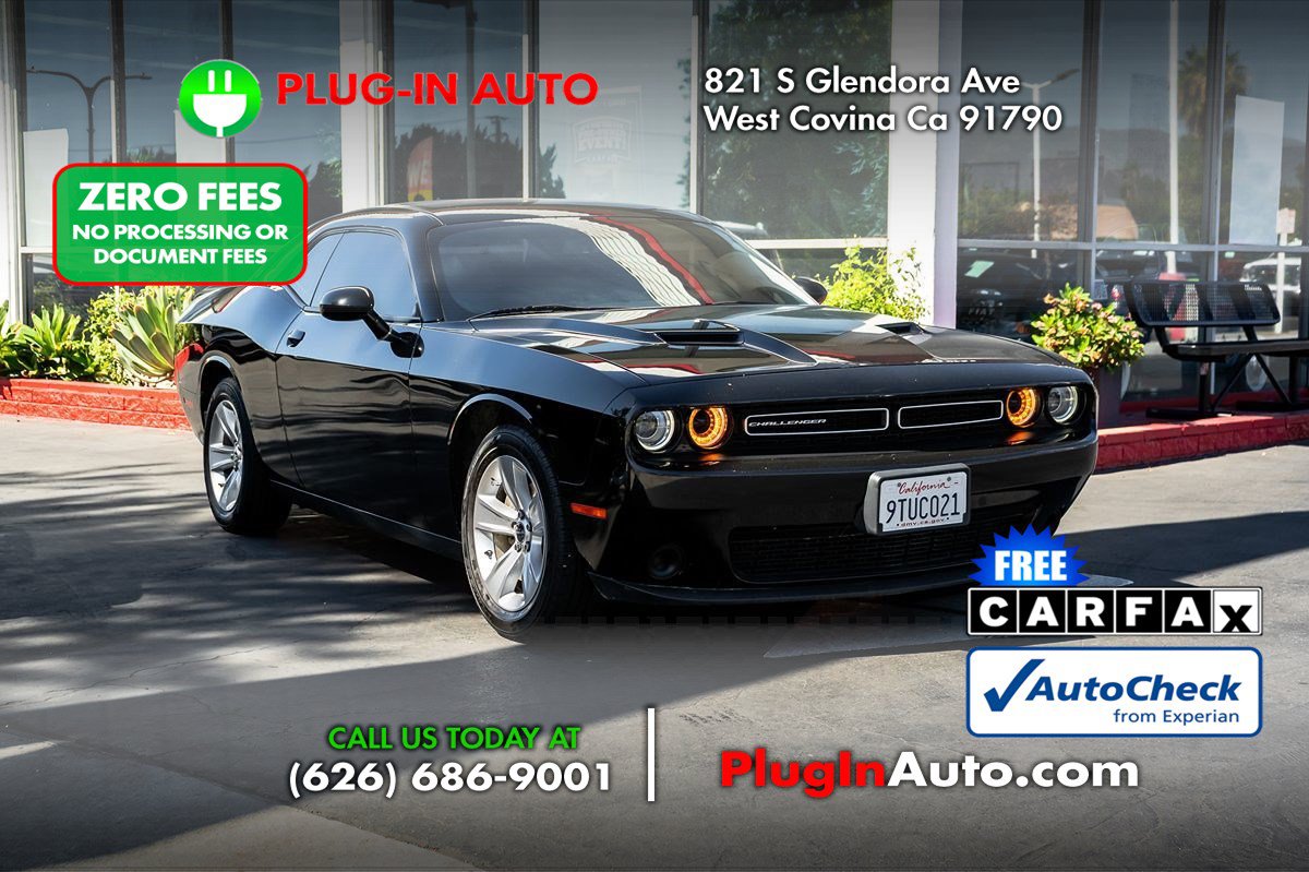 Used 2023 Dodge Challenger SXT RWD image 5