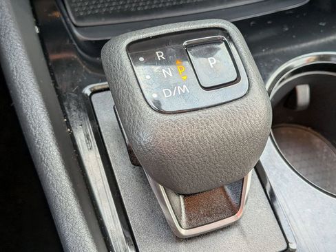 Used 2025 Nissan Rogue SV w/ SV Premium Package FWD image 20