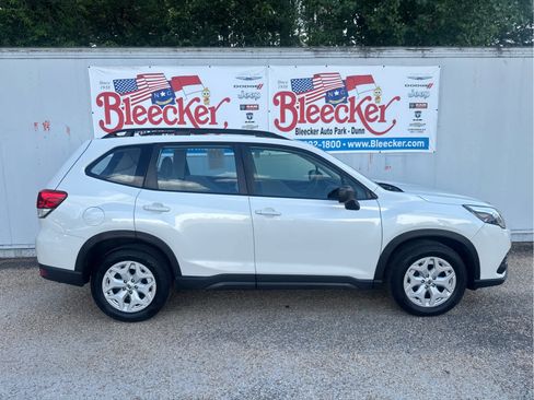 Used 2023 Subaru Forester AWD/4WD image 2
