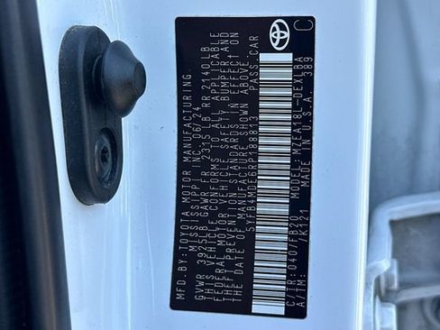 Certified 2024 Toyota Corolla LE FWD image 31