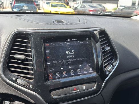 Used 2022 Jeep Cherokee Limited AWD/4WD image 5