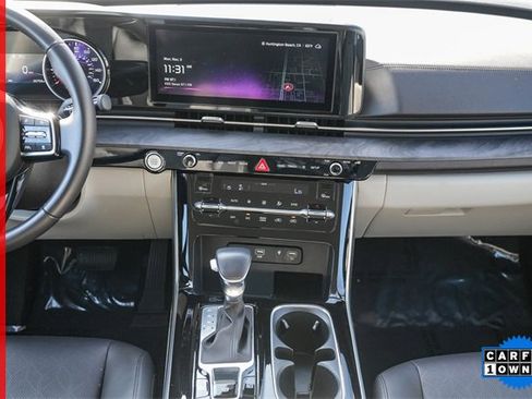 Certified 2024 Kia Carnival EX image 14