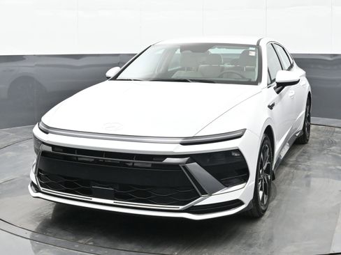 Certified 2025 Hyundai Sonata SEL image 4