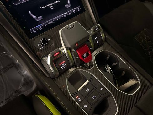 Used 2024 Lamborghini Urus Performante image 43