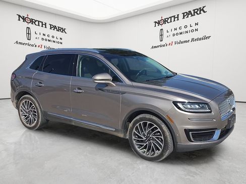 Used 2020 Lincoln Nautilus Reserve FWD image 7