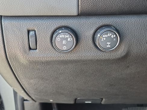 Used 2022 Chevrolet Colorado Z71 AWD/4WD image 23