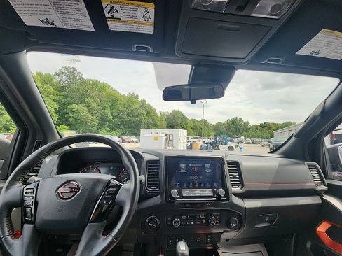 Used 2023 Nissan Frontier PRO-4X w/ Pro Convenience Package AWD/4WD image 20
