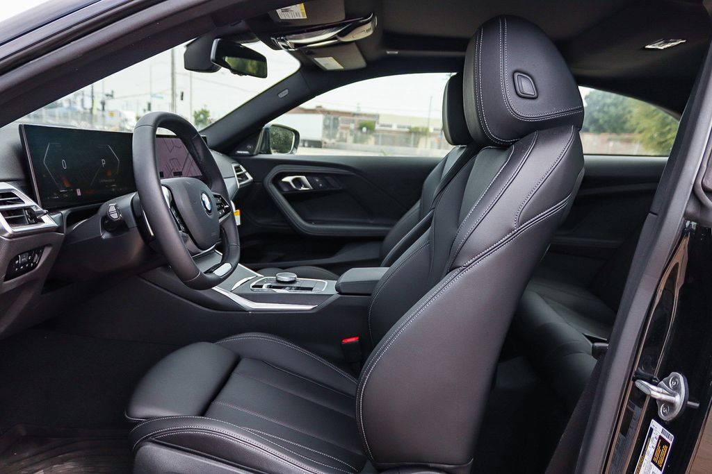 Used 2025 BMW 230i Coupe w/ Premium Package RWD image 18