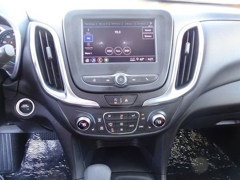 Used 2022 Chevrolet Equinox LT image 10