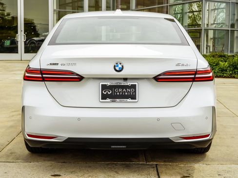 Used 2026 BMW 530i xDrive w/ Premium Package AWD/4WD image 11