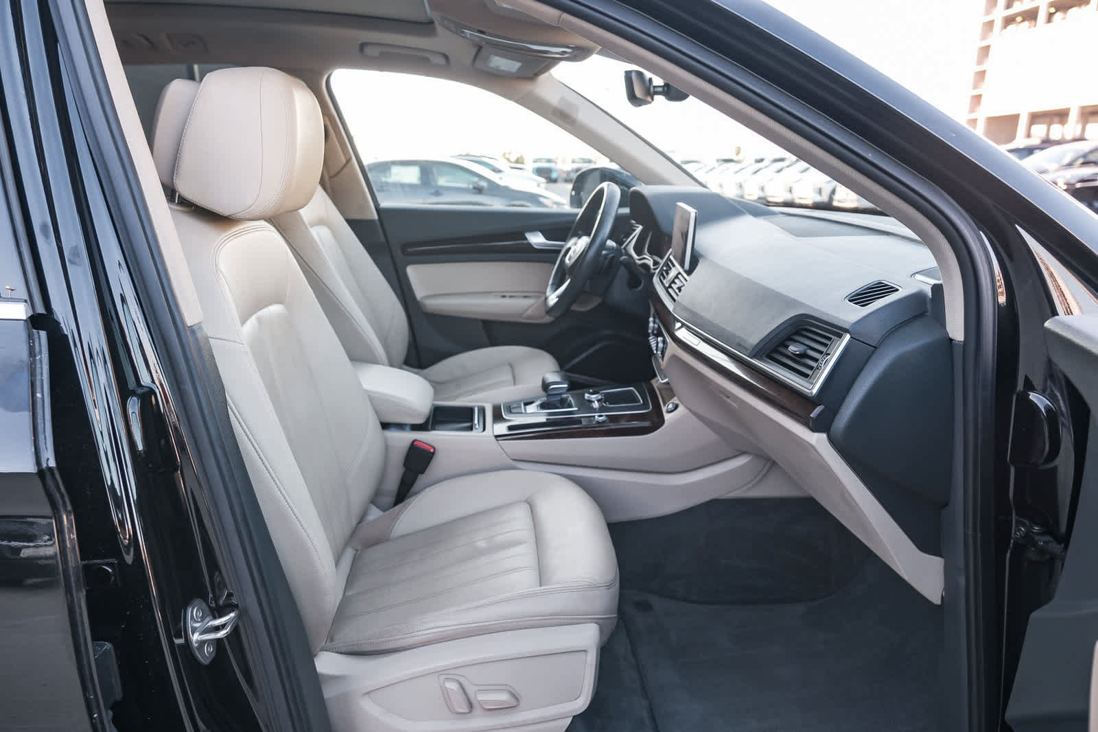 Used 2018 Audi Q5 2.0T Premium Plus w/ Premium Plus Package AWD/4WD image 16