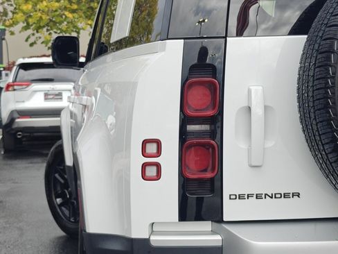 Used 2025 Land Rover Defender 110 S image 36
