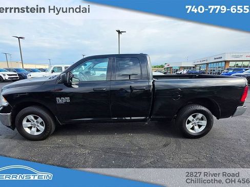 Used 2024 RAM 1500 Classic SLT AWD/4WD image 4