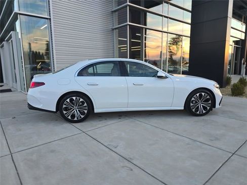New 2026 Mercedes-Benz E 350 4MATIC Sedan image 2
