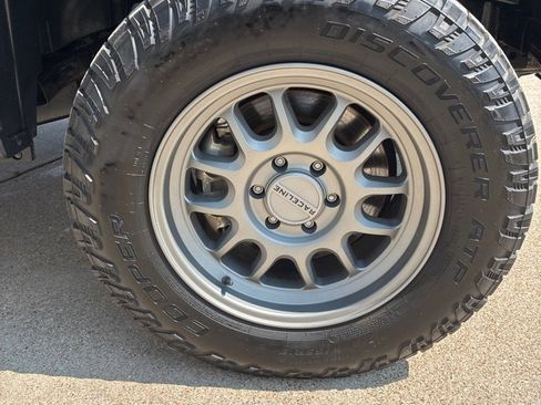 Used 2017 Ford F150 XLT w/ Equipment Group 302A Luxury image 21