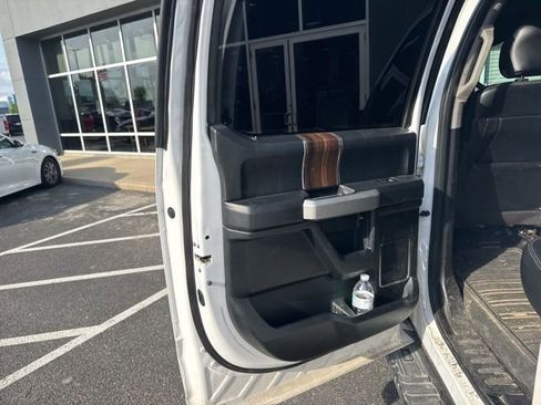 Used 2015 Ford F150 Lariat w/ Equipment Group 502A Luxury AWD/4WD image 17