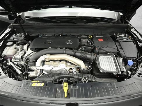 Certified 2025 Mercedes-Benz GLB 250 4MATIC image 30