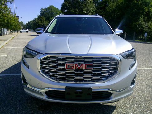 Used 2020 GMC Terrain Denali w/ Denali Premium Package AWD/4WD image 10