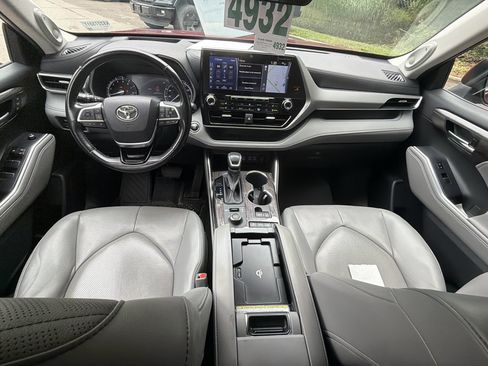 Used 2022 Toyota Highlander Platinum AWD/4WD image 22
