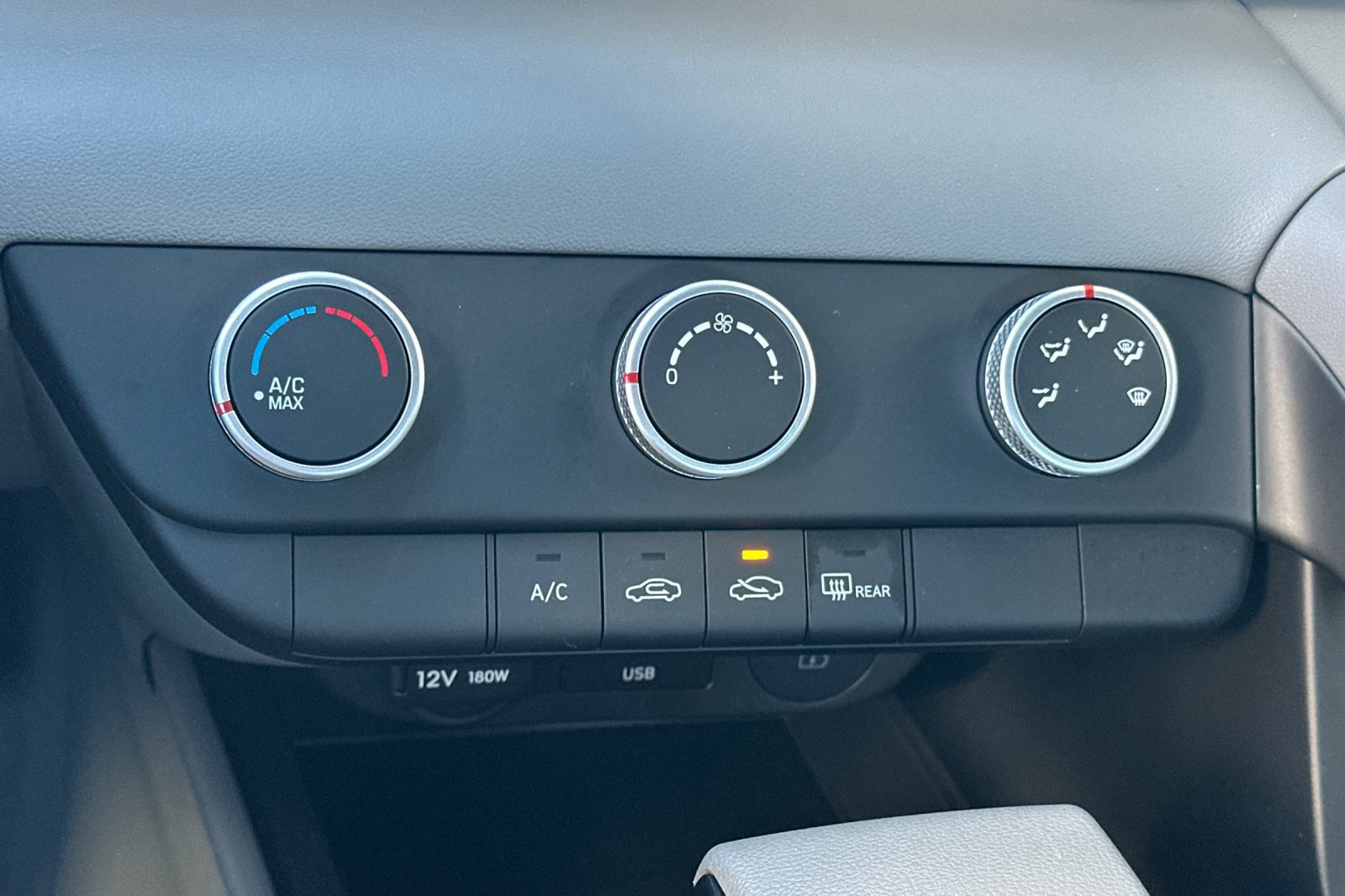Certified 2026 Hyundai Elantra SE FWD image 22