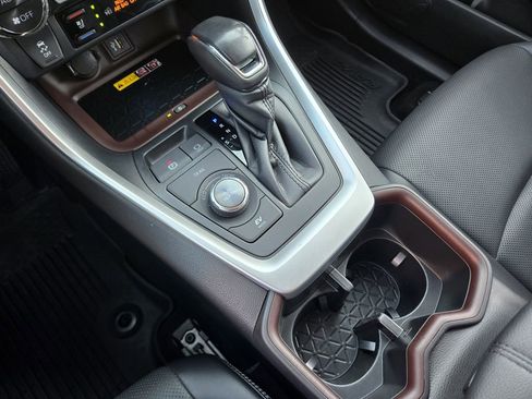 Used 2023 Toyota RAV4 Limited image 30