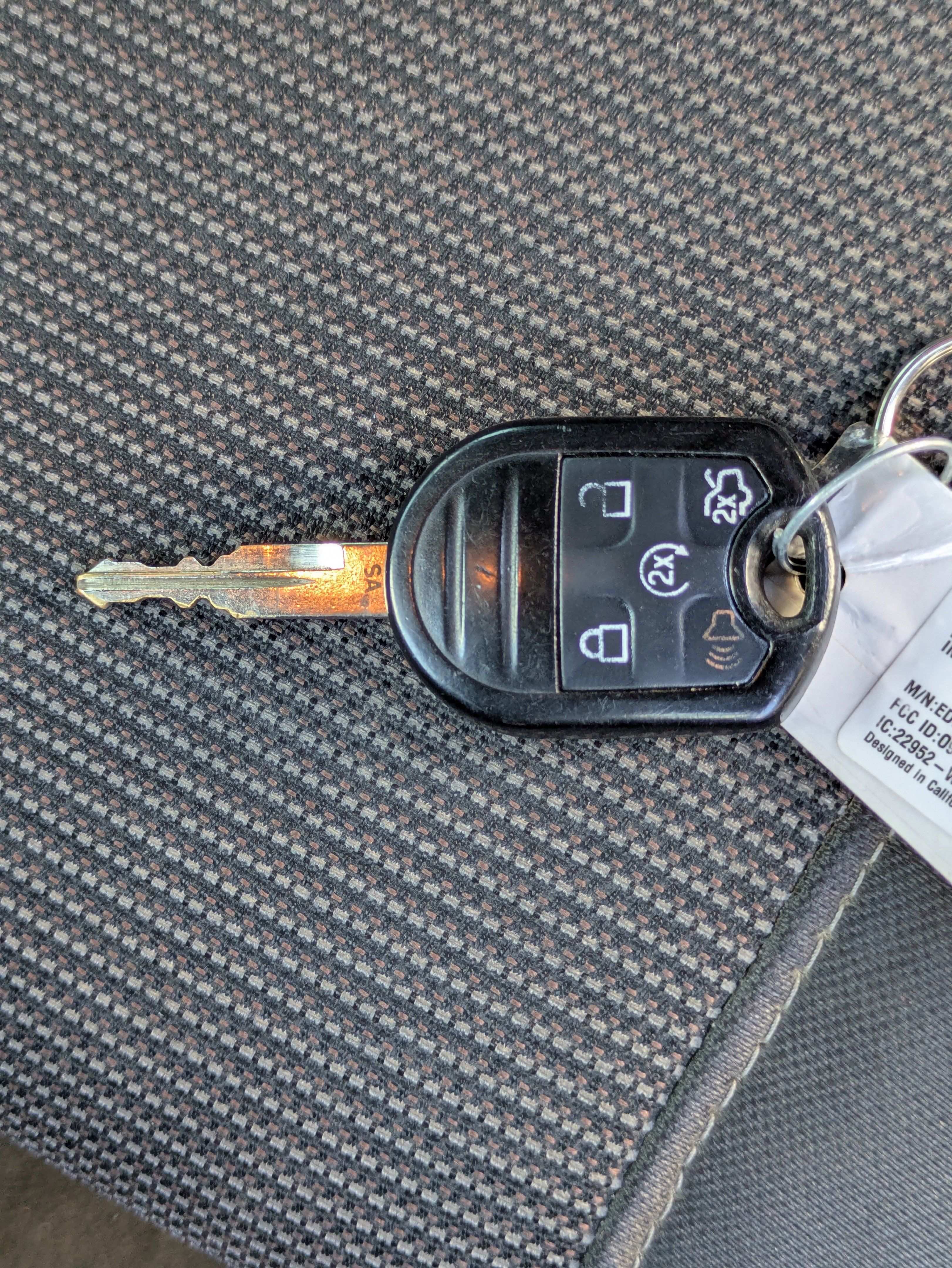 Used 2015 Ford Taurus SEL FWD image 27