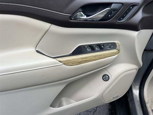 Certified 2019 GMC Acadia Denali w/ Technology Package image 14