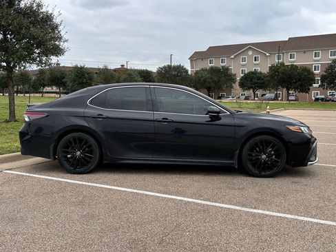 Used 2023 Toyota Camry XSE image 4