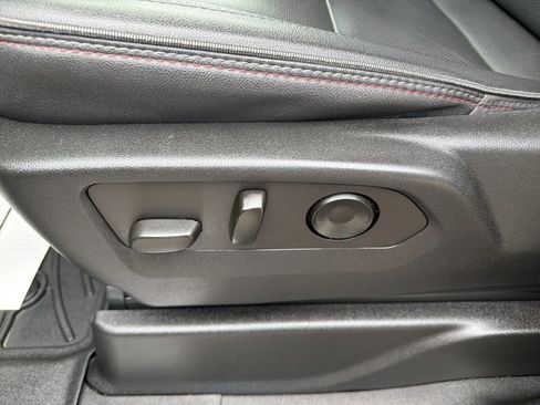 Used 2022 Chevrolet Tahoe RST w/ Luxury Package image 17