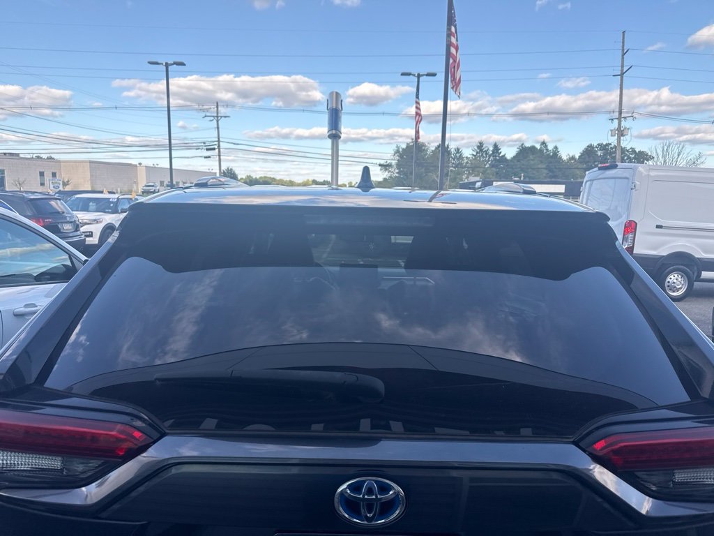 Used 2022 Toyota RAV4 XLE Premium AWD/4WD image 7