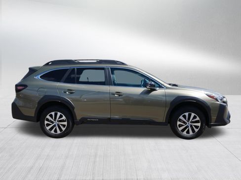 Certified 2025 Subaru Outback Premium AWD/4WD image 8