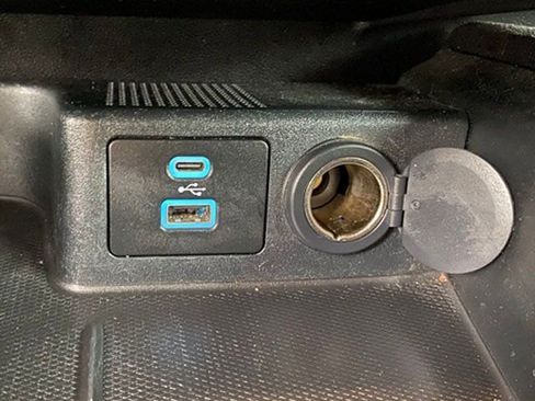 Used 2020 Ford Escape SEL image 17