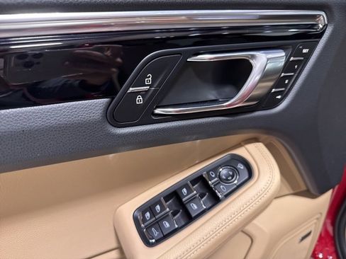 Used 2025 Porsche Macan Turbo image 15