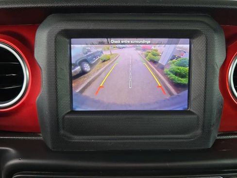 Used 2019 Jeep Wrangler Rubicon w/ Cold Weather Group image 15