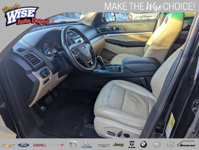 Used 2017 Ford Explorer XLT w/ Equipment Group 202A AWD/4WD image 10