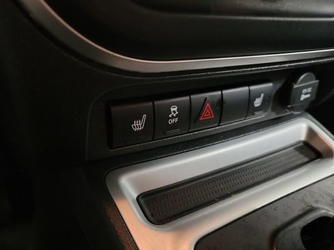 Used 2016 Jeep Compass Latitude FWD image 20