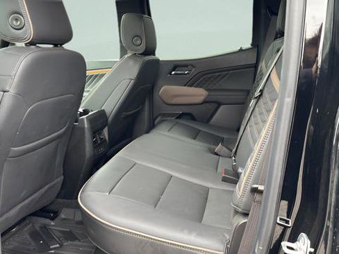 Used 2024 GMC Canyon Denali AWD/4WD image 15