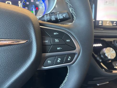 New 2026 Chrysler Pacifica Select image 26