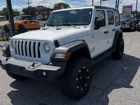 Used 2018 Jeep Wrangler Unlimited Sport S AWD/4WD image 8