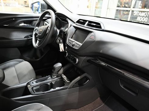 Used 2023 Chevrolet TrailBlazer LS image 13