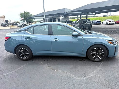 Used 2024 Nissan Sentra SV FWD image 4