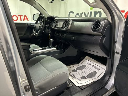 Used 2019 Toyota Tacoma image 12