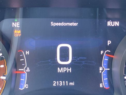 Used 2025 Jeep Compass Trailhawk image 39