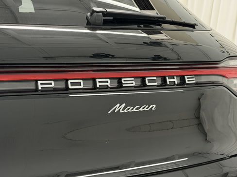 Certified 2026 Porsche Macan AWD/4WD image 60
