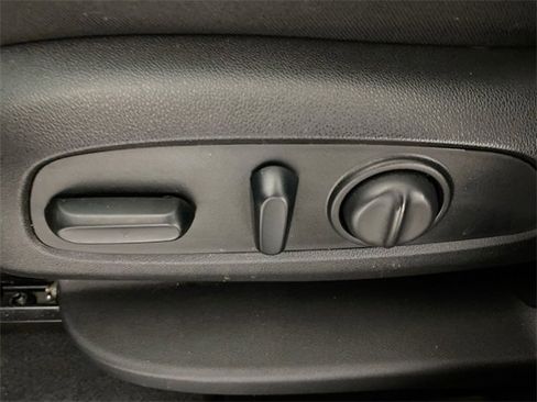 Used 2019 Chevrolet Equinox LT image 25