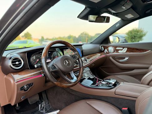 Used 2017 Mercedes-Benz E 400 4MATIC Wagon image 21