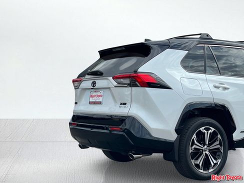 Used 2025 Toyota RAV4 XSE w/ Premium Package AWD/4WD image 12
