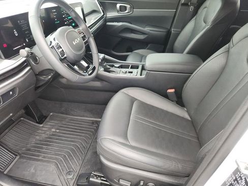 Used 2025 Kia Sorento S FWD image 9