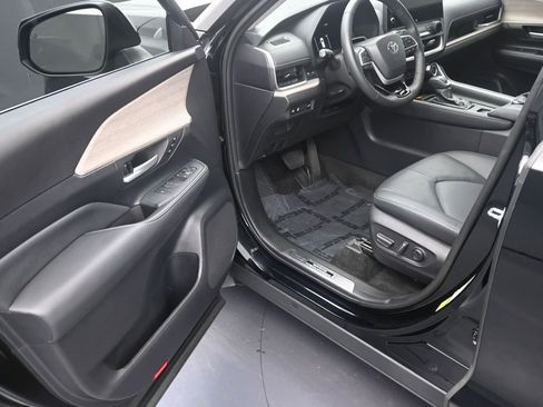 Used 2026 Toyota Grand Highlander AWD image 14